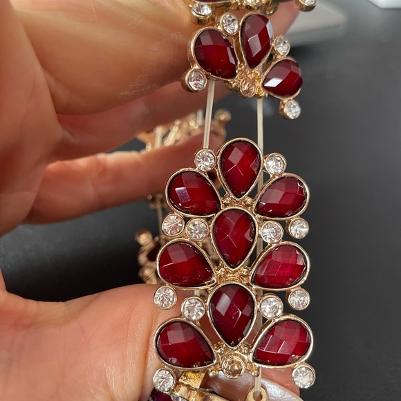 Red Rhinestone stretch bracelet. - Picture 2 of 5